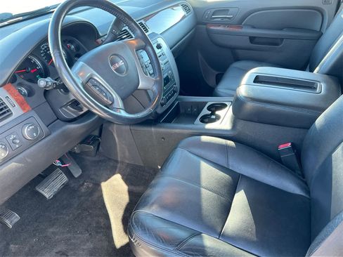 Used 2012 GMC Yukon SLT w/ SLT Chrome Package image 10