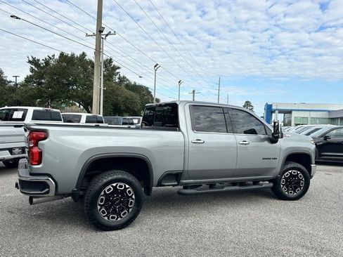 Used 2024 Chevrolet Silverado 2500 LTZ w/ LTZ Convenience Package image 4