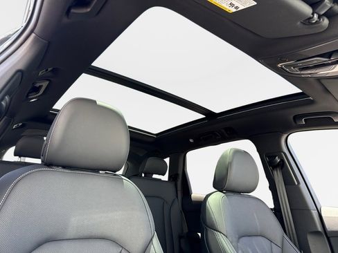 New 2025 Audi Q7 3.0T Prestige image 11