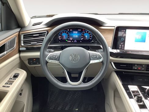New 2025 Volkswagen Atlas SE FWD image 15