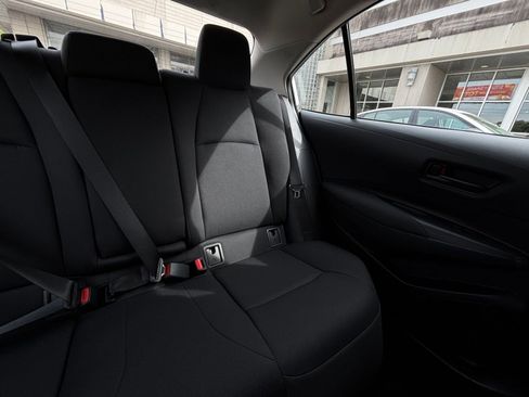 Used 2025 Toyota Corolla LE image 36