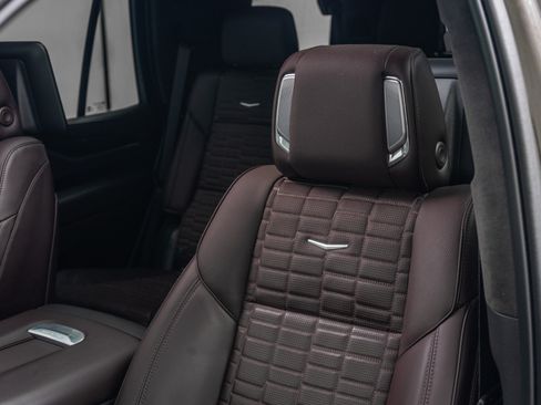 Used 2021 Cadillac Escalade Sport Platinum w/ Heavy-Duty Trailer Package AWD/4WD image 25