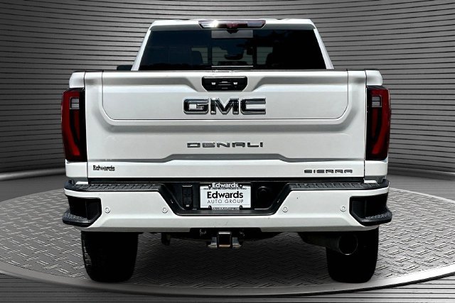 Used 2024 GMC Sierra 2500 Denali Ultimate AWD/4WD image 5