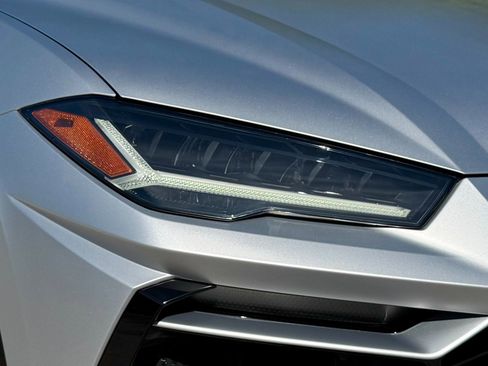 Used 2021 Lamborghini Urus image 83