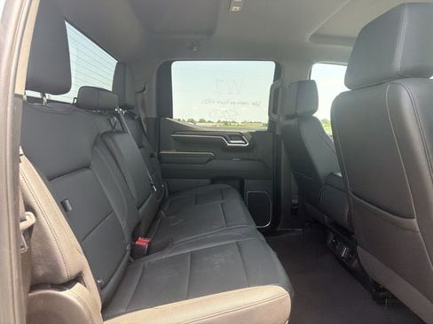 Used 2025 GMC Sierra 1500 SLT AWD/4WD image 19
