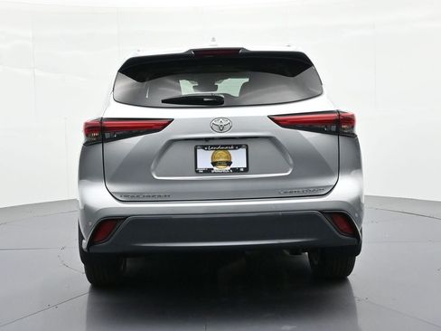 Used 2023 Toyota Highlander Limited AWD/4WD image 7