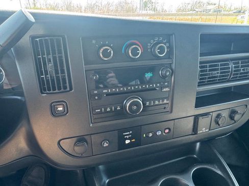 Used 2019 Chevrolet Express 2500 LS w/ Driver Convenience Package image 10