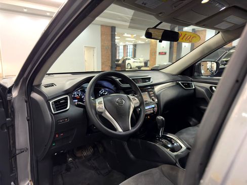 Used 2016 Nissan Rogue SV image 26