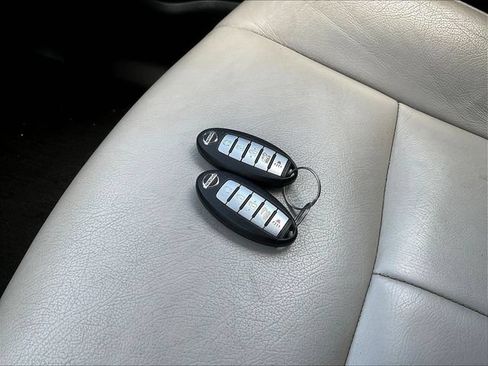 Used 2020 Nissan Rogue SV FWD image 35