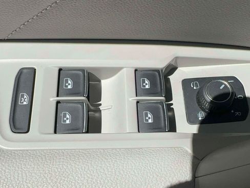 Used 2022 Volkswagen Tiguan SEL R-Line AWD/4WD image 14