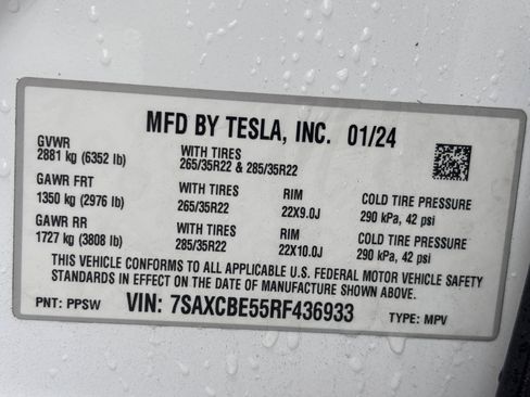 Used 2024 Tesla Model X image 31