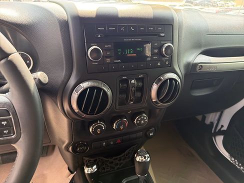 Used 2017 Jeep Wrangler Unlimited Sport w/ Quick Order Package 24S AWD/4WD image 26