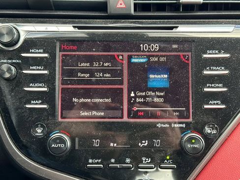 Used 2019 Toyota Camry XSE image 28