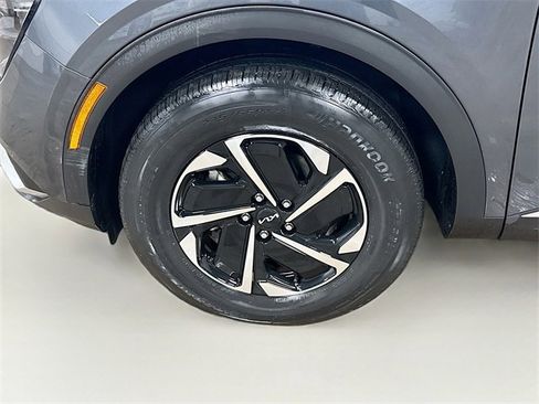 Used 2023 Kia Sportage LX image 10