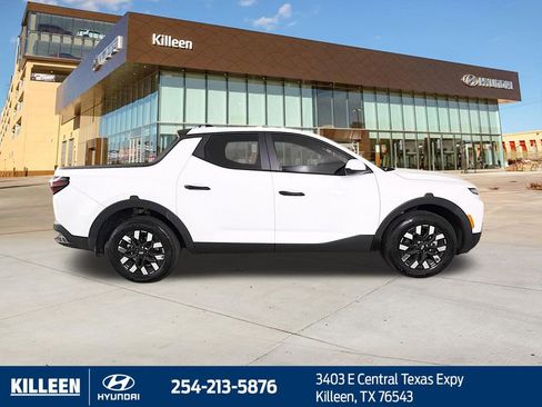 Used 2025 Hyundai Santa Cruz SE FWD image 10