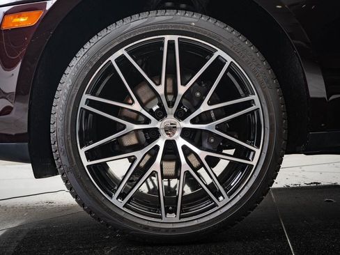 Used 2026 Porsche Macan image 12