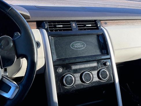 Used 2019 Land Rover Discovery HSE AWD/4WD image 6