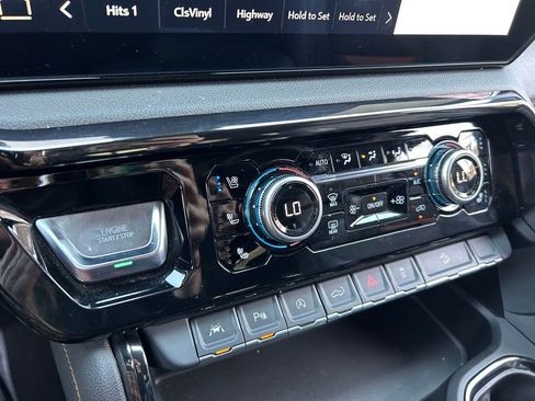 Used 2024 GMC Sierra 1500 AT4 w/ Technology Package image 38