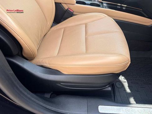 Used 2022 Lincoln Corsair Reserve w/ Luxury Package FWD image 12