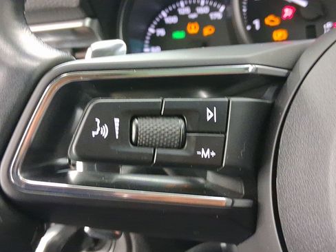 Used 2023 Porsche Macan image 16