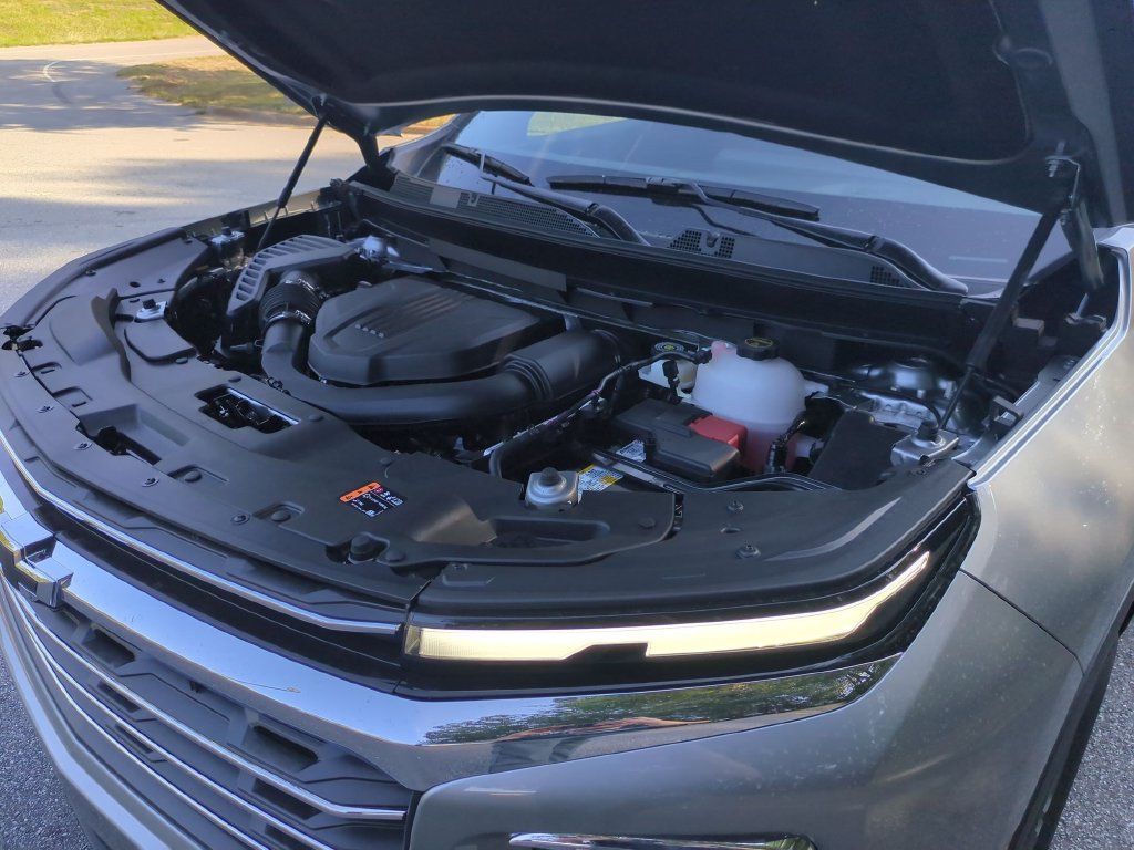 New 2027 Chevrolet Traverse LT w/ Driver Confidence Package AWD/4WD image 37