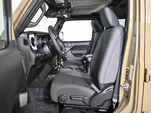 New 2025 Jeep Gladiator Willys image 21
