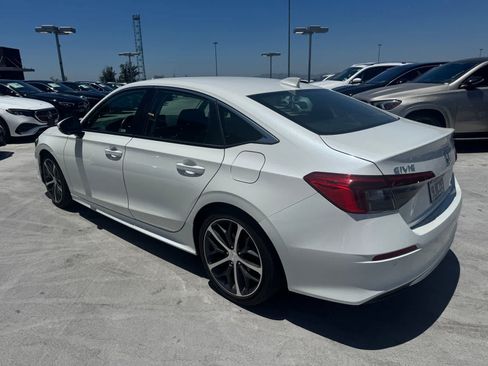 Used 2024 Honda Civic Touring image 4