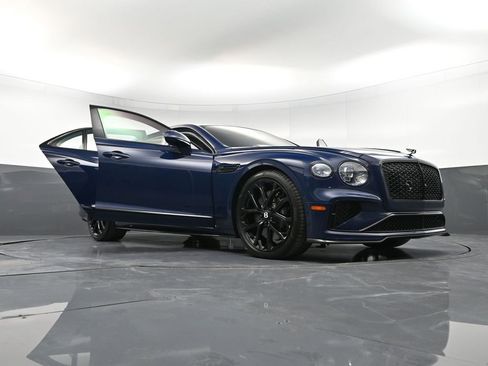 Used 2025 Bentley Flying Spur Plug-In Hybrid image 43