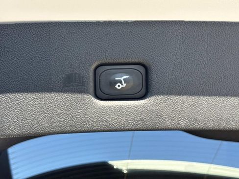 Certified 2023 Lincoln Nautilus Reserve w/ Equipment Group 201A image 12