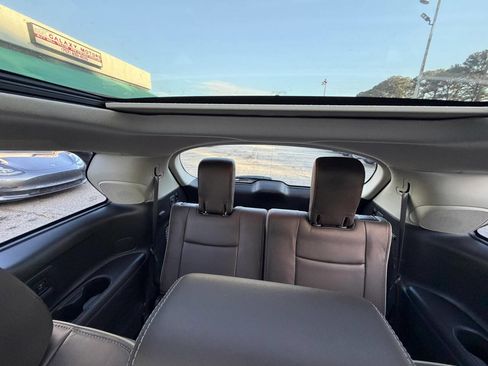 Used 2018 INFINITI QX60 Luxe w/ Deluxe Technology Package AWD/4WD image 12