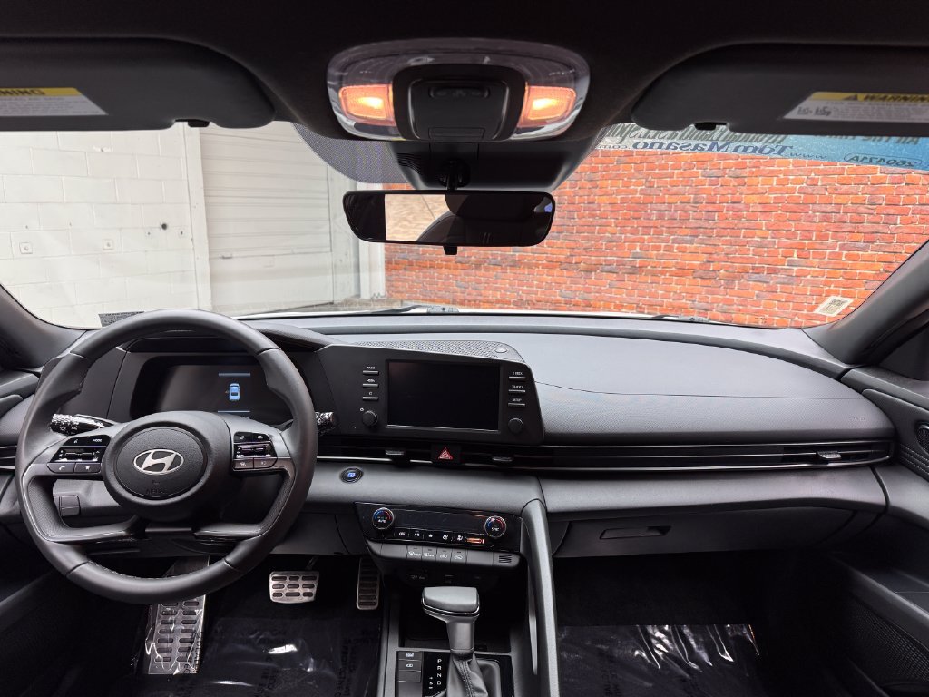 Used 2026 Hyundai Elantra Sport FWD image 12