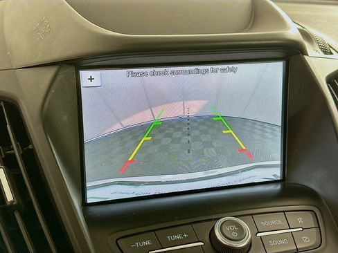 Used 2019 Ford Escape SE image 21