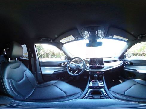 Used 2025 Jeep Compass Limited AWD/4WD image 43