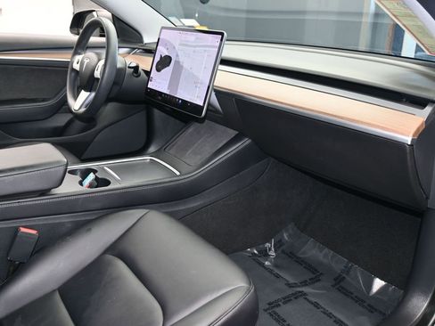 Used 2021 Tesla Model 3 Standard Range Plus image 39