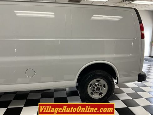 Used 2023 GMC Savana 3500 w/ Driver Convenience Package RWD image 9