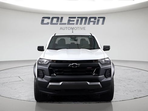 Used 2024 Chevrolet Colorado Trail Boss image 9