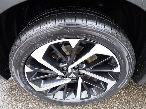 Used 2022 Mitsubishi Outlander SE image 11