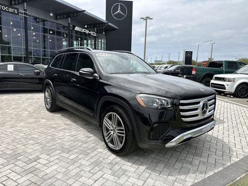 Used 2025 Mercedes-Benz GLS 450 4MATIC image 7