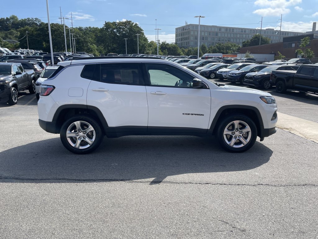 Certified 2024 Jeep Compass Latitude AWD/4WD image 7