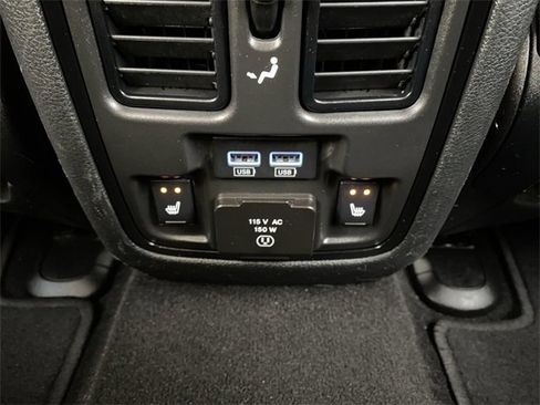Used 2022 Dodge Durango GT image 32