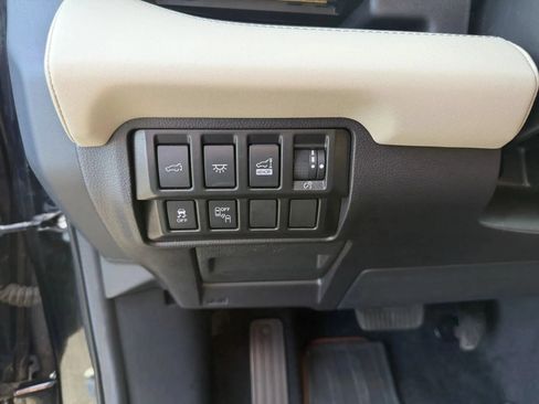 Used 2022 Subaru Ascent Touring AWD/4WD image 18