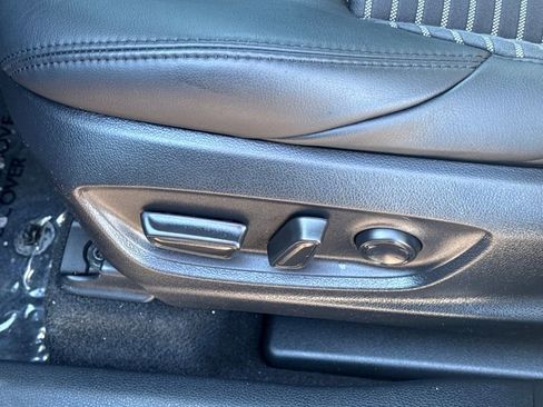 Used 2025 Toyota Corolla Cross AWD Hybrid image 48