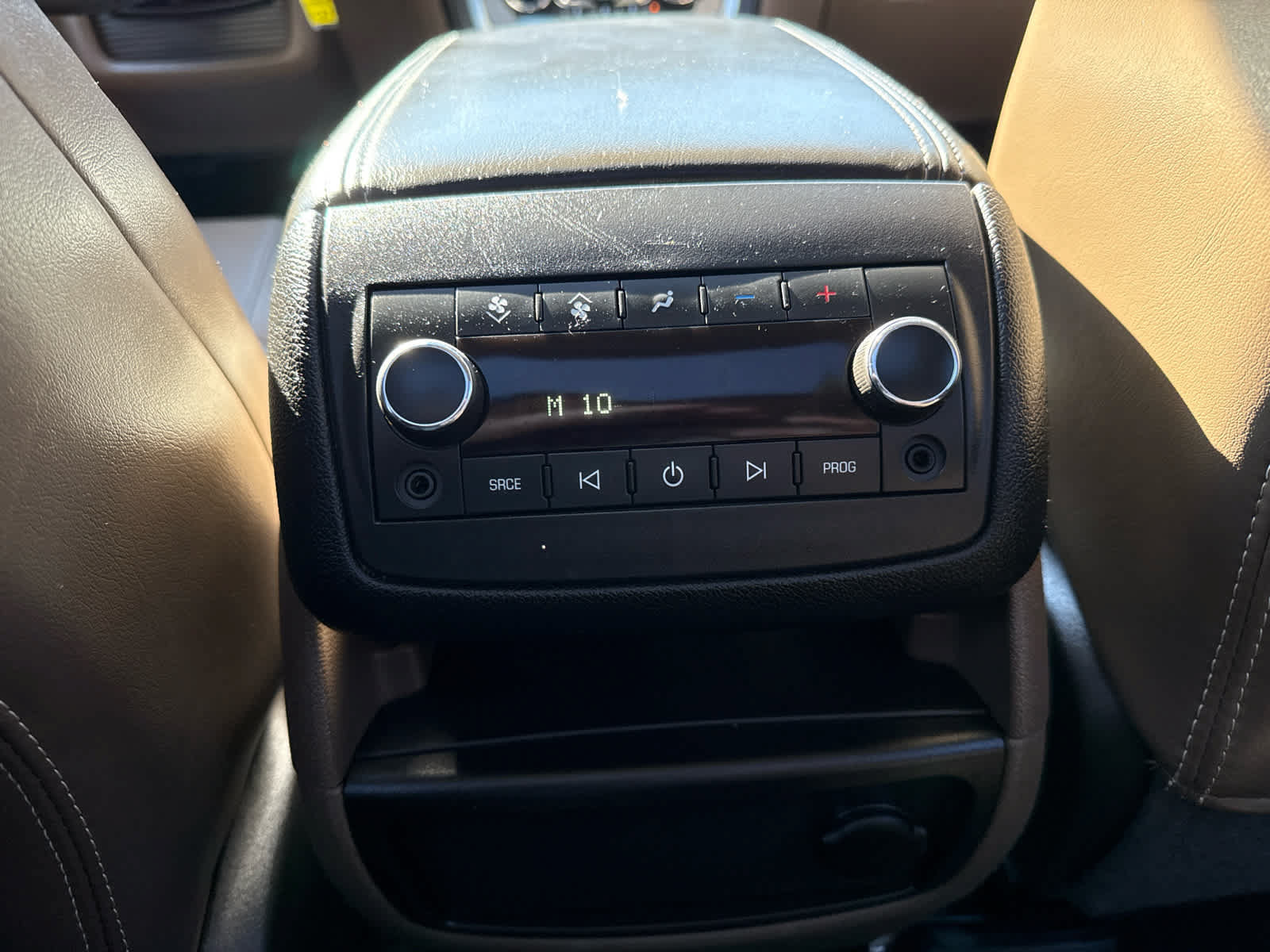 Used 2013 GMC Acadia SLT w/ Technology Package AWD/4WD image 16
