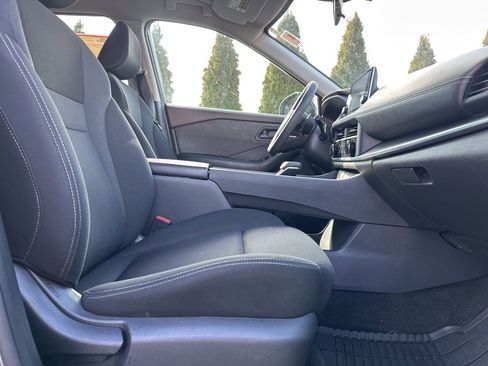 Used 2023 Nissan Rogue S image 28