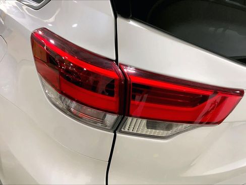 Used 2019 Toyota Highlander Limited image 56