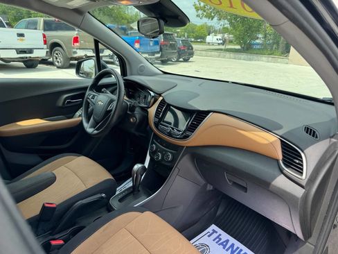 Used 2018 Chevrolet Trax LT FWD image 10