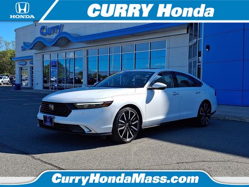 Used 2023 Honda Accord Touring image 1