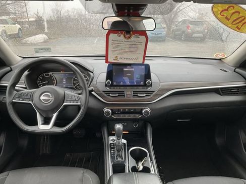 Used 2023 Nissan Altima 2.5 SV image 11