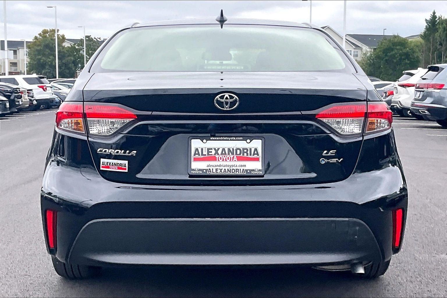 Used 2026 Toyota Corolla LE w/ LE Premium Package FWD image 4