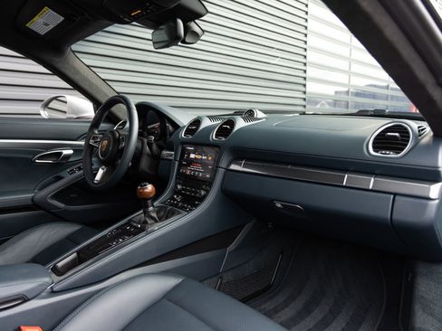 Certified 2022 Porsche 718 Cayman GTS RWD image 30